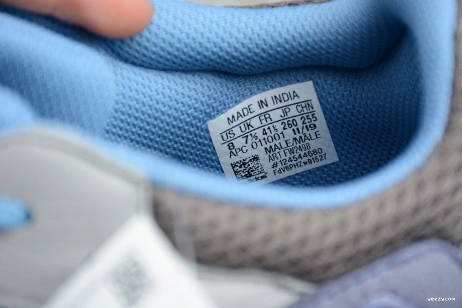 Boost Blue Yeezy Carbon FW2498 Adidas 700 1212